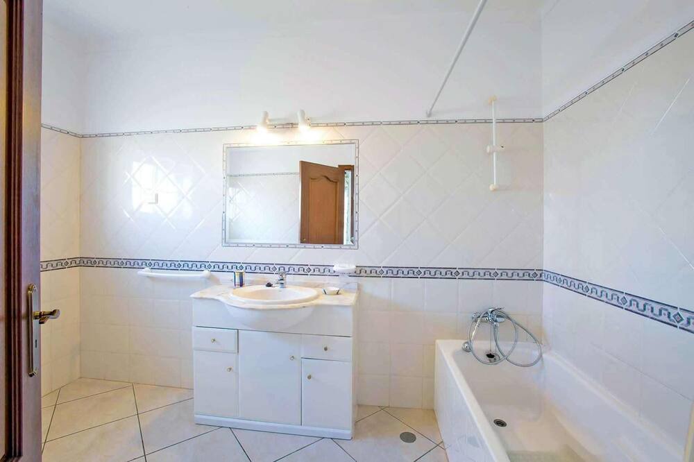 Photo of Bathroom in Castelo
