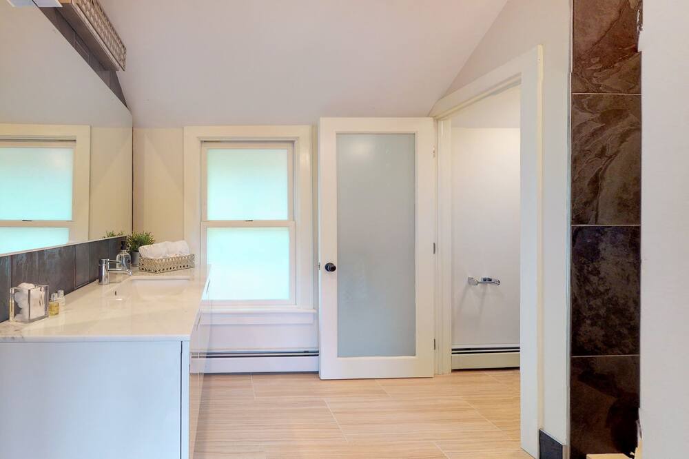 Photo of Bedroom in Willow