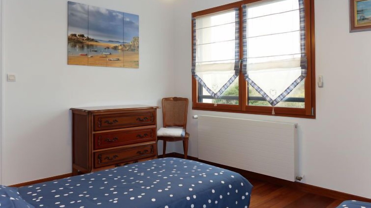 Photo of Bedroom in Saint-Michel-en-Greve