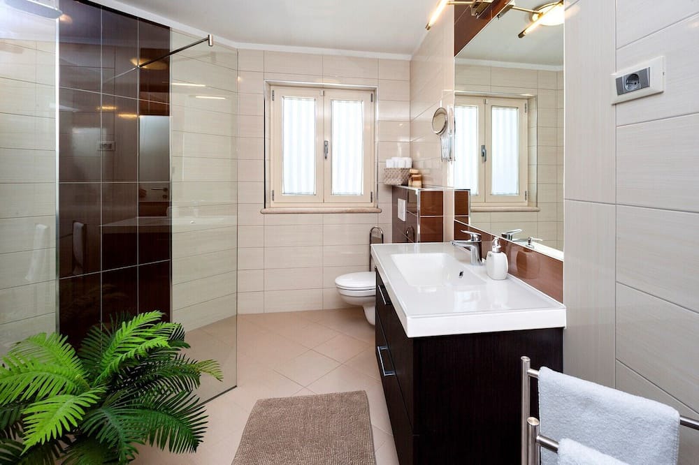 Photo of Bathroom in Labinci