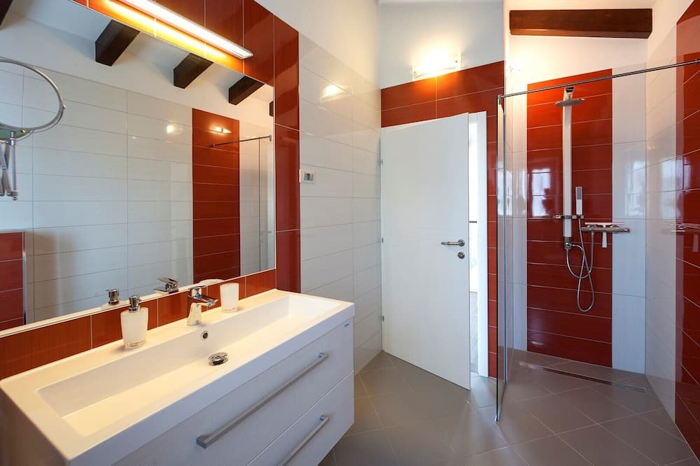 Photo of Bathroom in Labinci