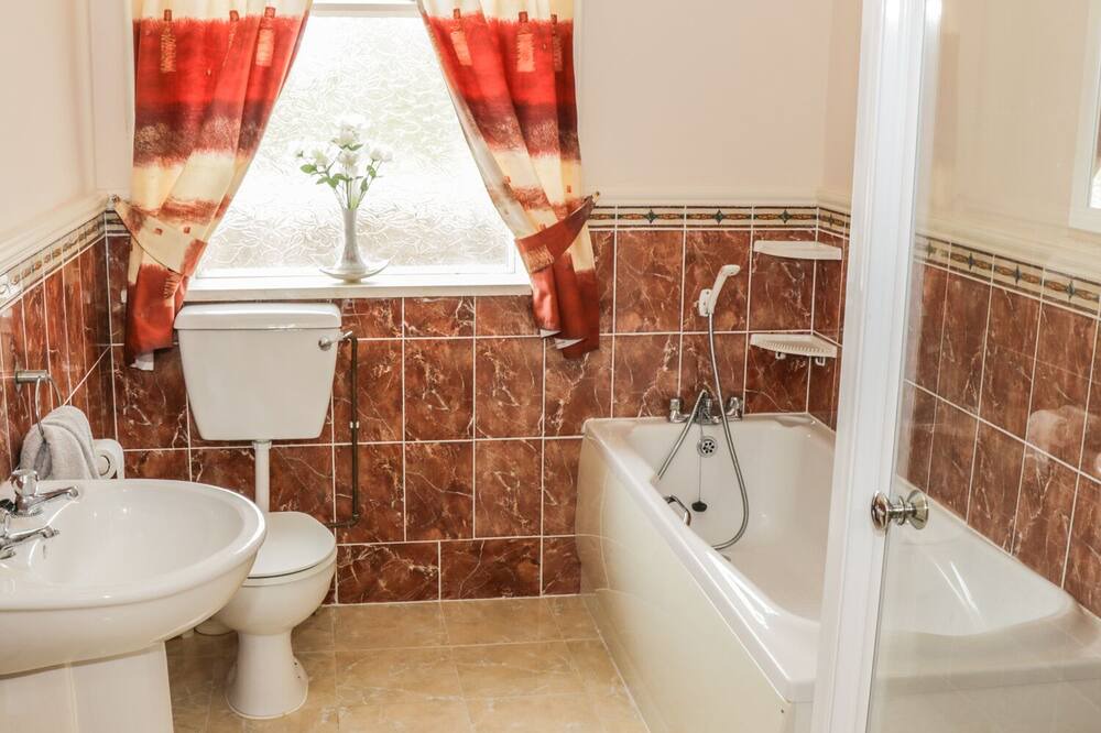 Photo of Bathroom in Carrigallen
