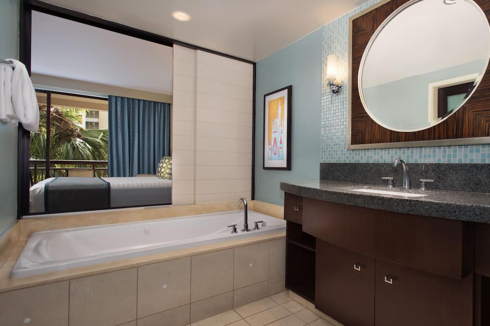 Photo of Bathroom in Bay Lake