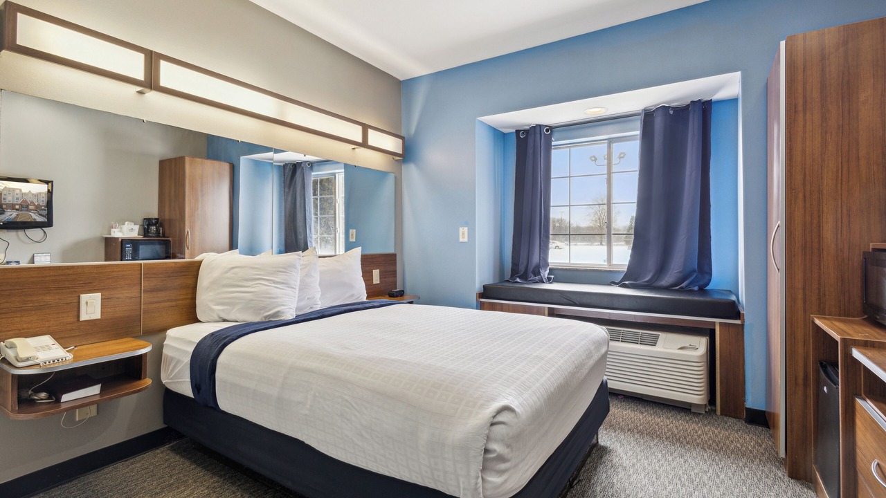 Photo of Bedroom in Roseland