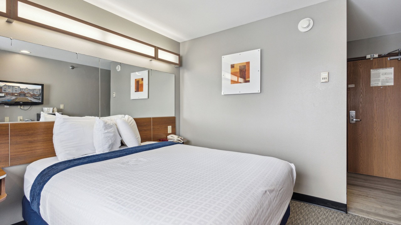 Photo of Bedroom in Roseland