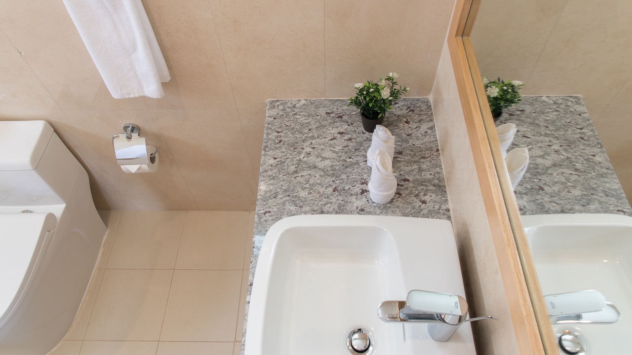 Photo of Bathroom in Thulusdhoo Island