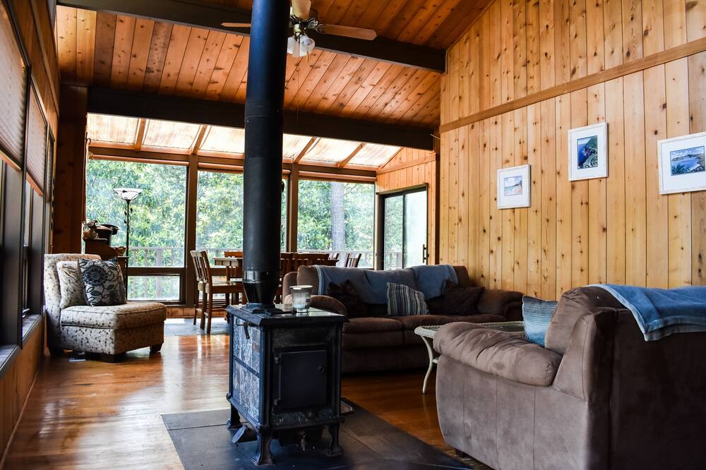 Photo of Livingroom in Ware