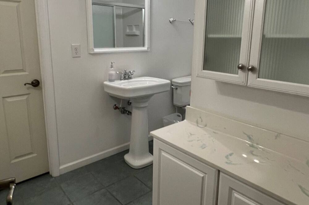 Photo of Bathroom in McGaheysville
