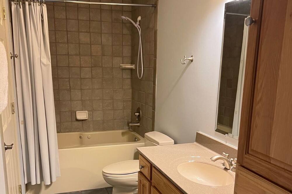Photo of Bathroom in McGaheysville