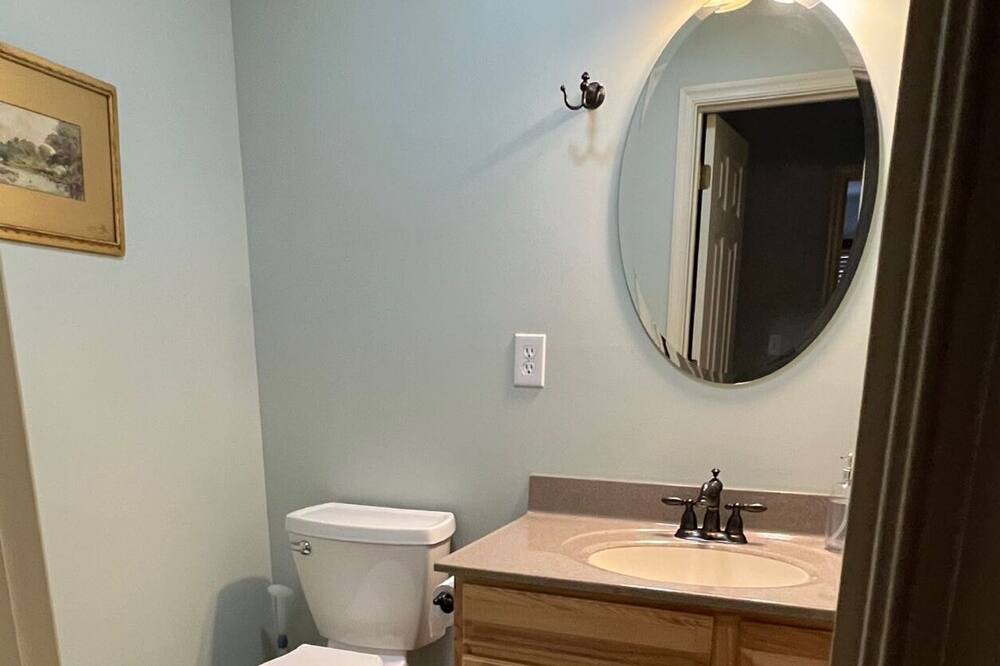 Photo of Bathroom in McGaheysville