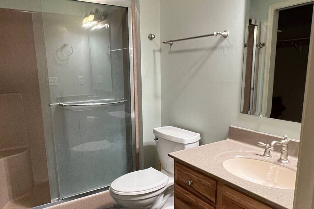 Photo of Bathroom in McGaheysville