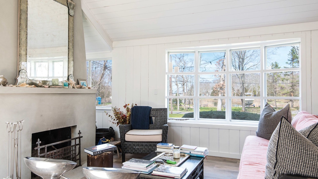 Photo of Livingroom in Noyack