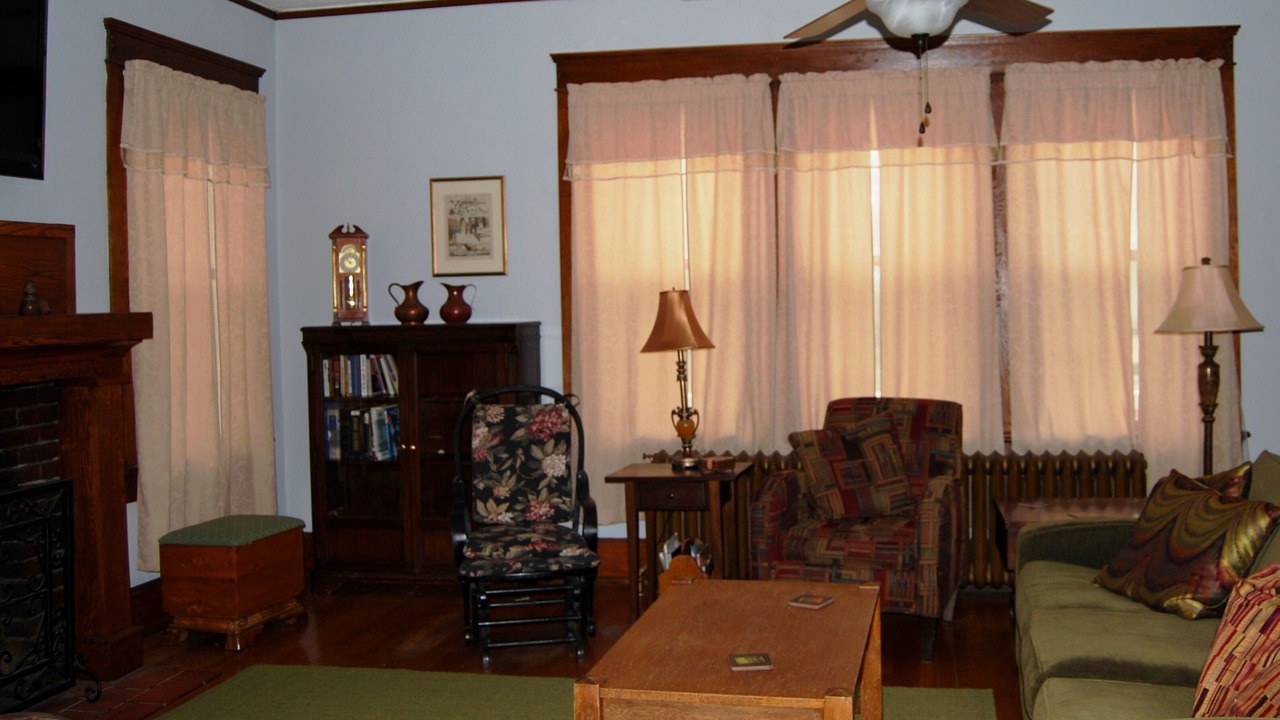 Photo of Livingroom in Staunton