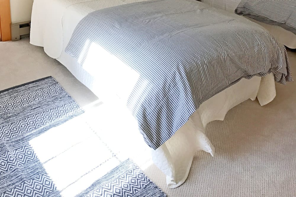 Photo of Bedroom in West Addison