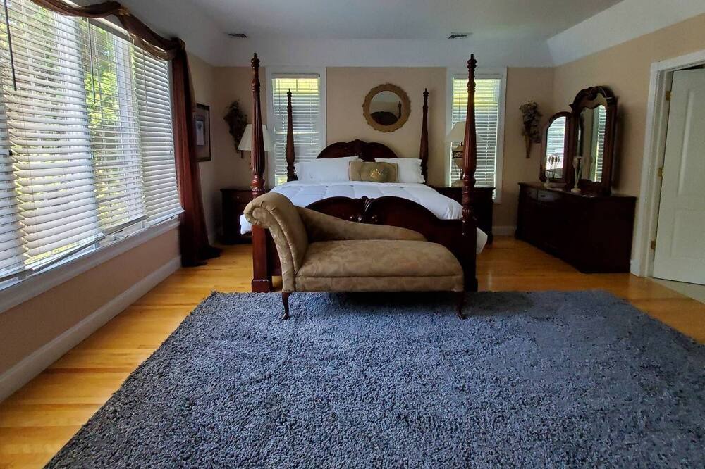 Photo of Bedroom in Shinnecock Hills