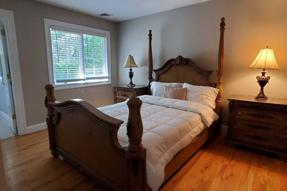 Photo of Bedroom in Shinnecock Hills