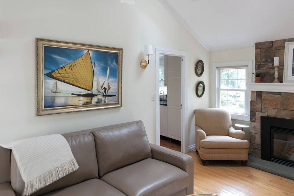 Photo of Livingroom in East Patchogue
