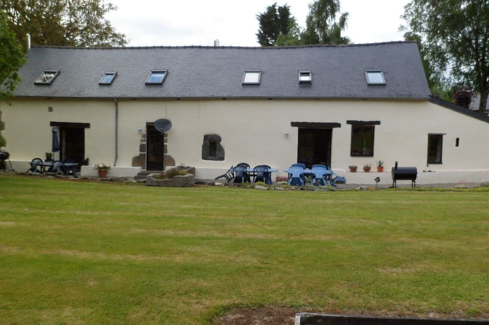 Photo of Outdoor in Saint-Nicolas-du-Pelem