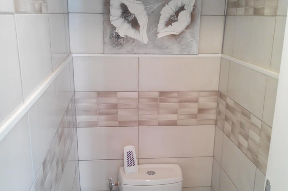 Photo of Bathroom in Loguivy