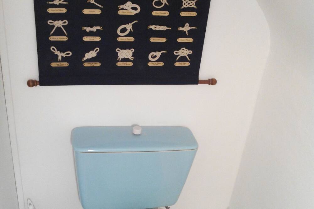 Photo of Bathroom in Loguivy