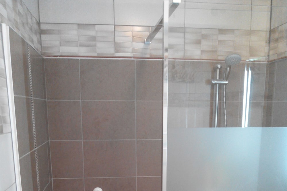 Photo of Bathroom in Loguivy