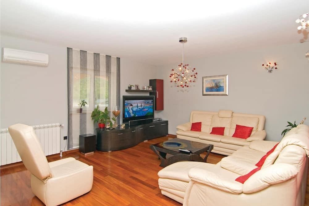 Photo of Bedroom in Seget