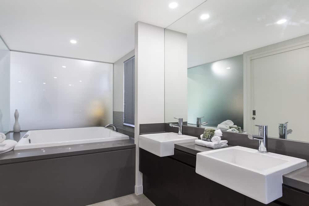 Photo of Bathroom in Craiglie