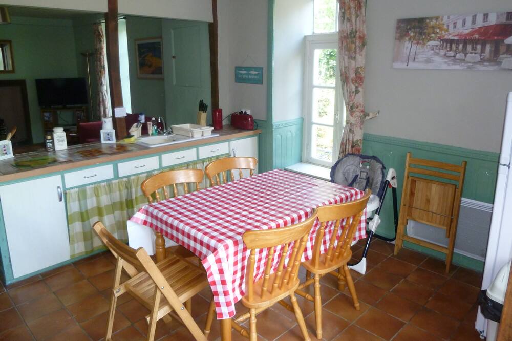 Photo of Kitchen in Jugon-les-Lacs-Commune-Nouvelle