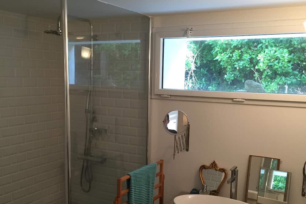 Photo of Bathroom in Porspoder