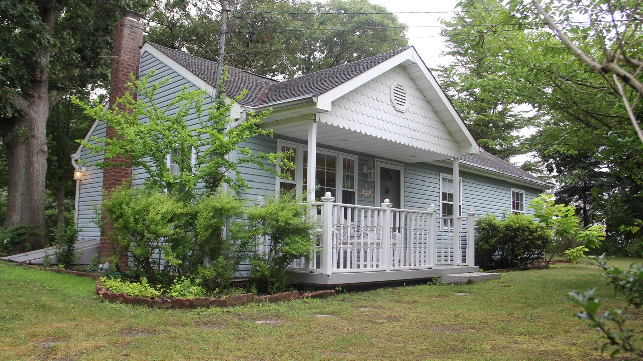 Photo of Buildings in Mattituck