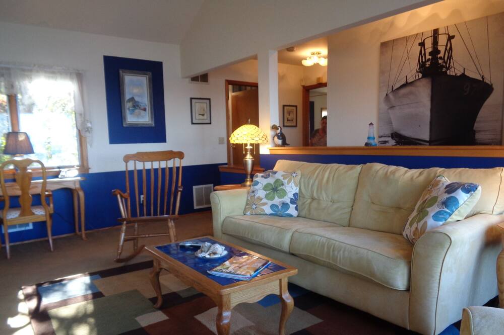 Photo of Livingroom in Rocky Point