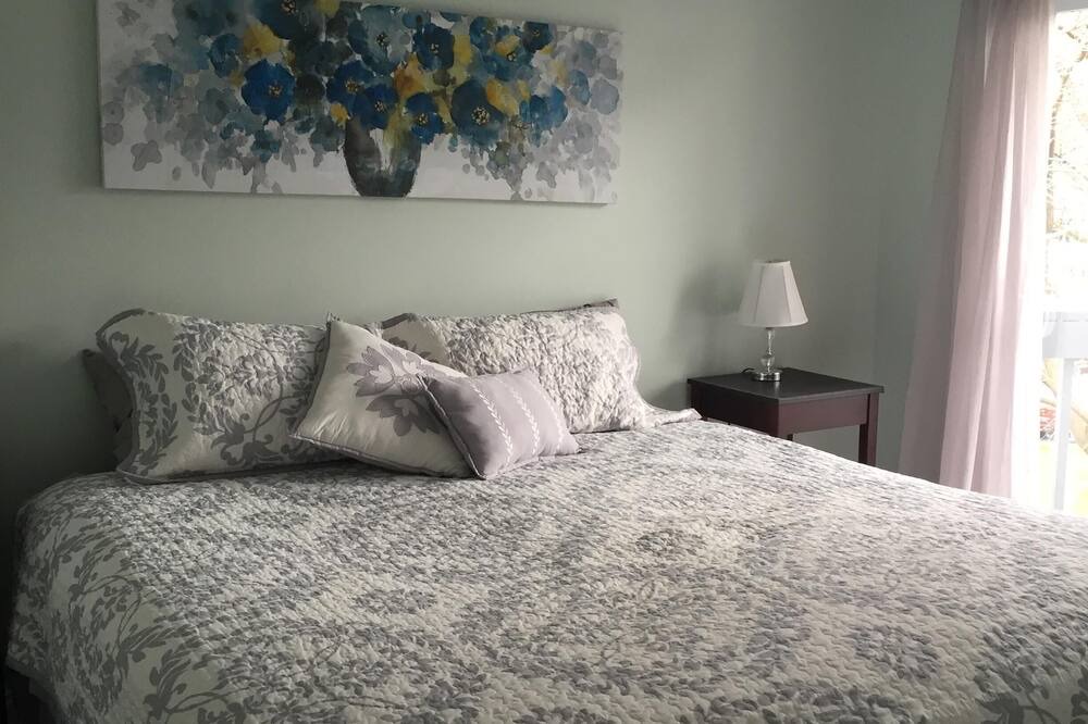 Photo of Bedroom in Honeoye