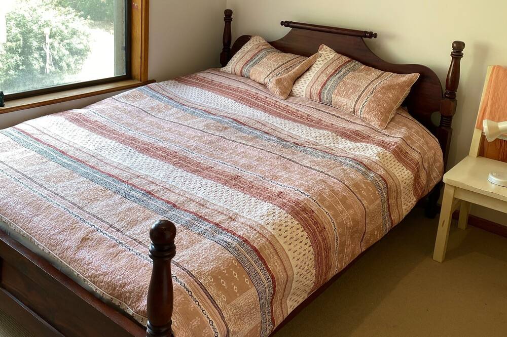 Photo of Bedroom in Kingscote