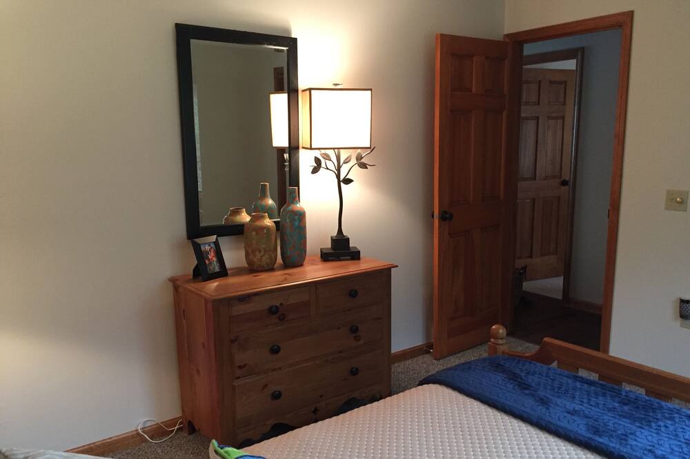 Photo of Bedroom in Geneseo