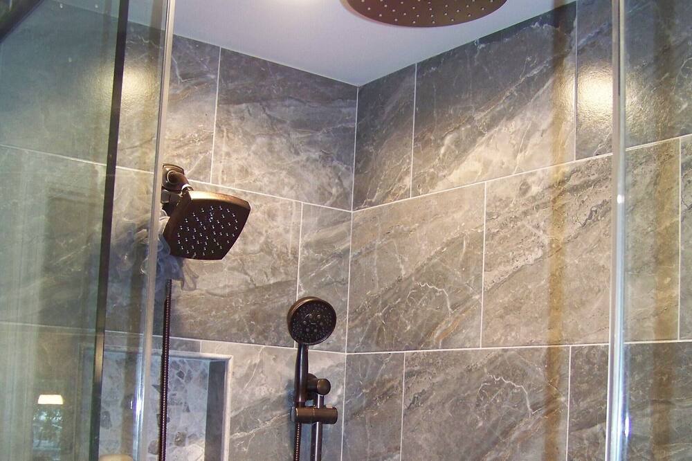 Photo of Bathroom in Geneseo