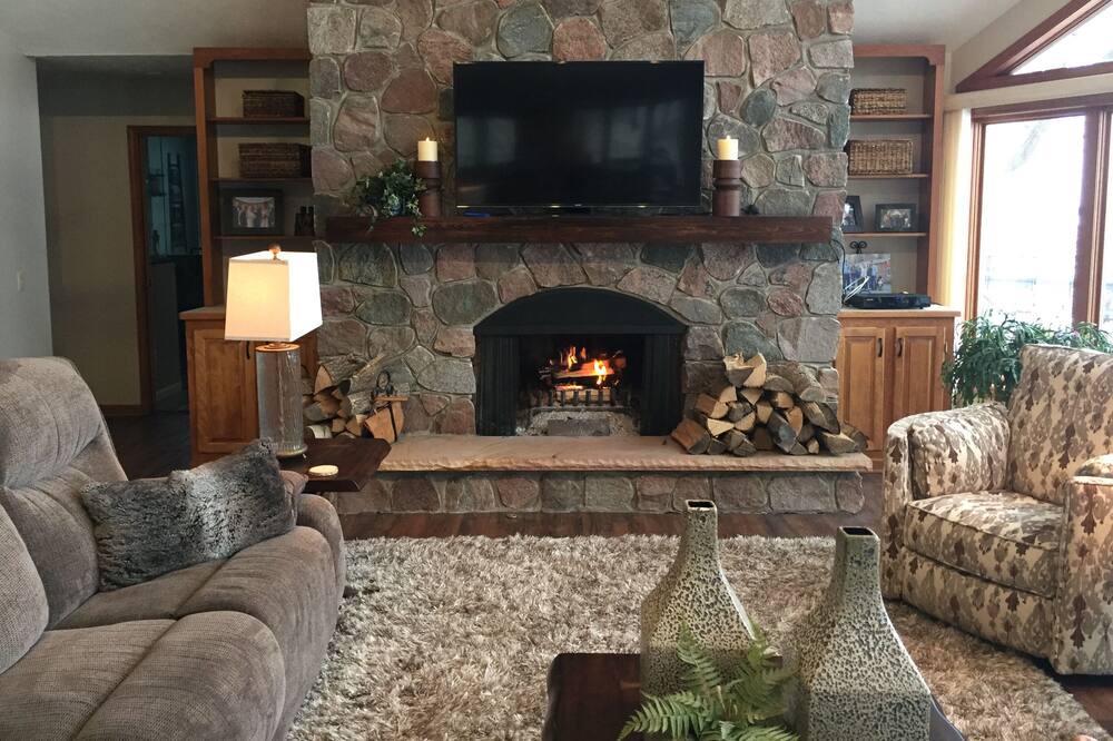 Photo of Livingroom in Geneseo