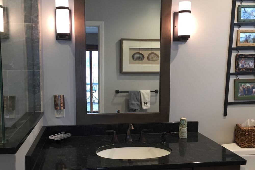 Photo of Bathroom in Geneseo