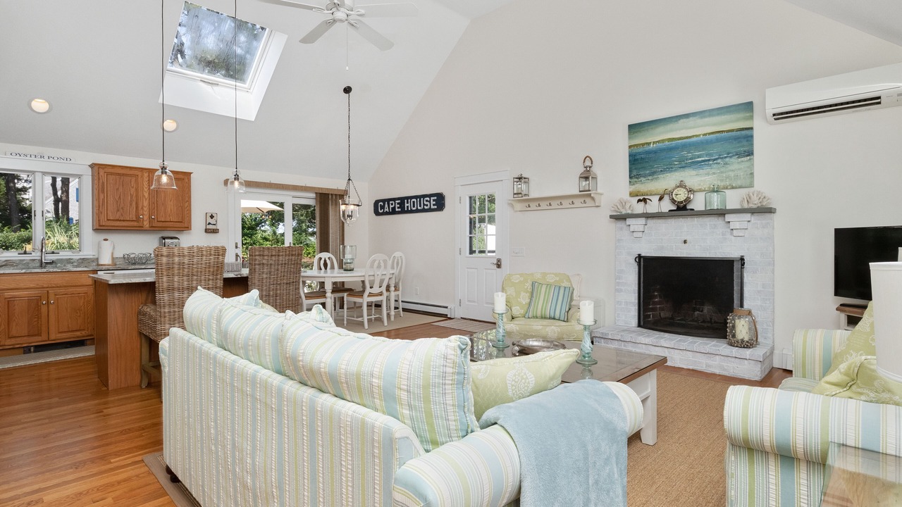Photo of Livingroom in Chatham