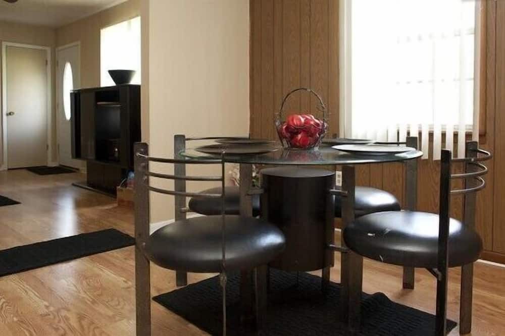 Photo of Livingroom in Tallahassee
