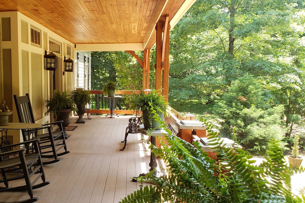 Photo of Patio Balcony in Nellysford