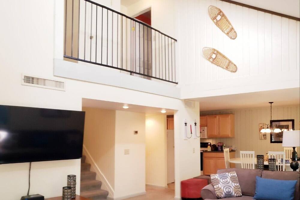 Photo of Livingroom in Massanutten