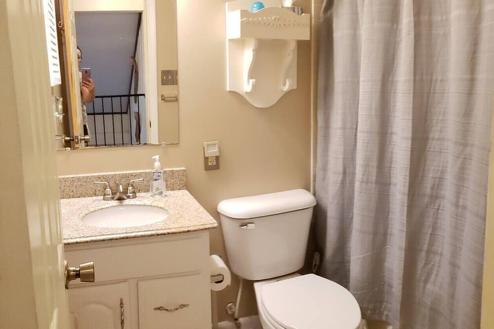 Photo of Bathroom in Massanutten