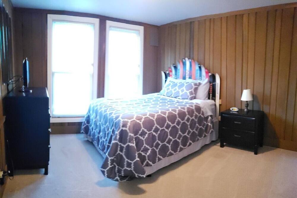 Photo of Bedroom in Massanutten