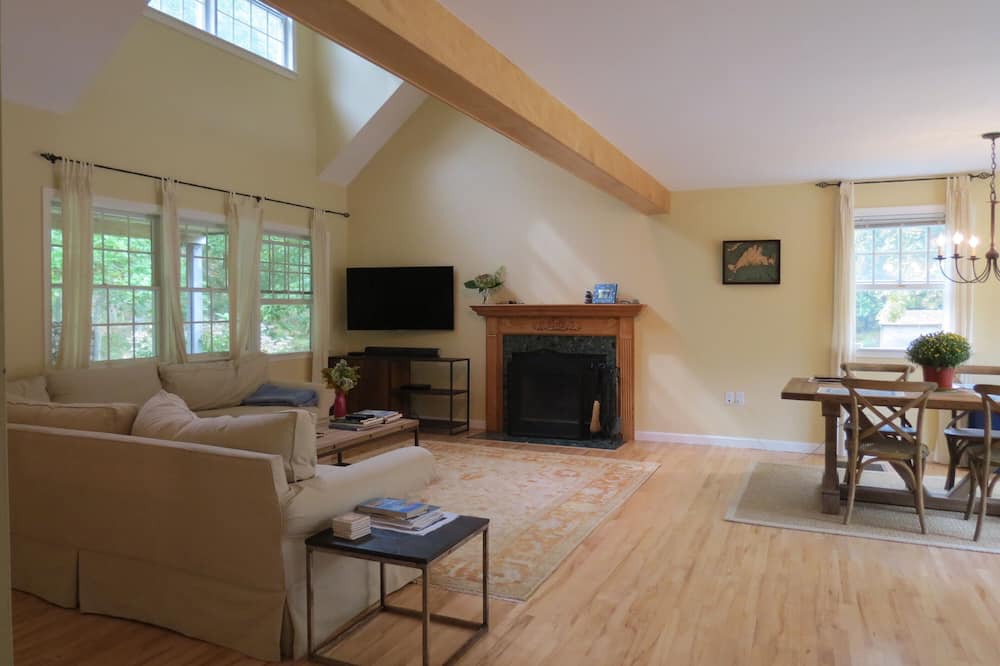 Photo of Bedroom in Chilmark