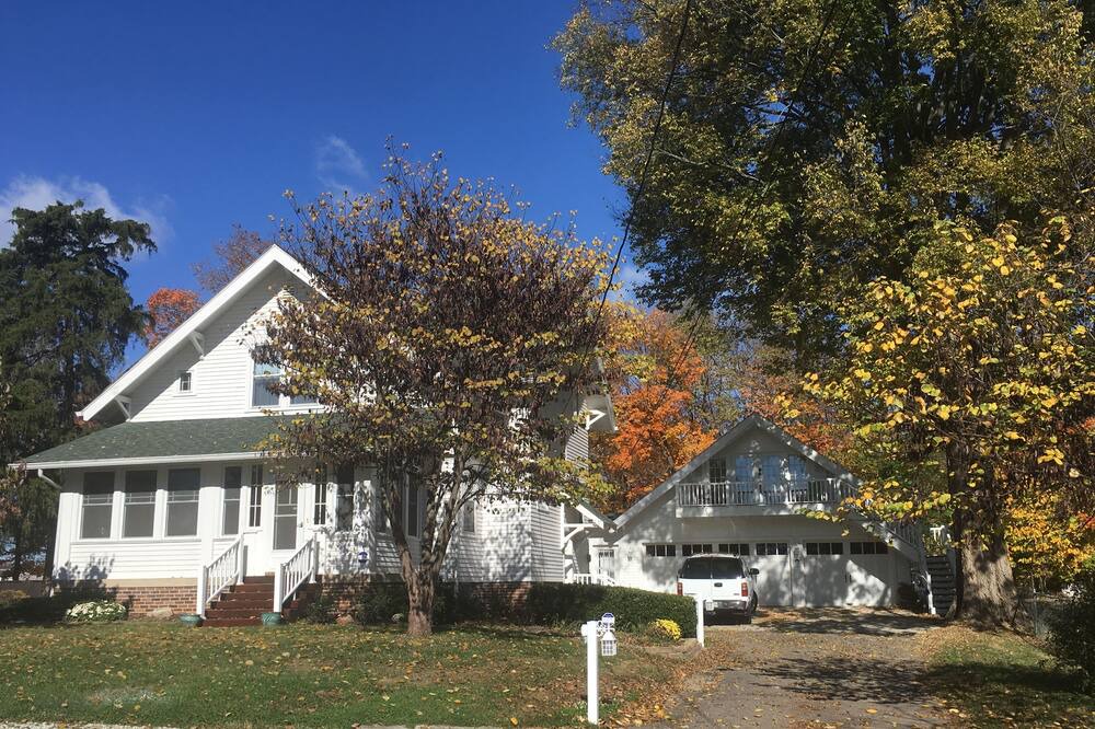 Photo of Others in West Newton