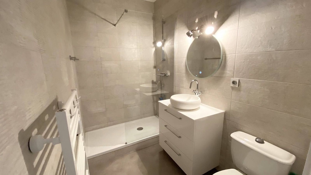 Photo of Bathroom in Tregastel
