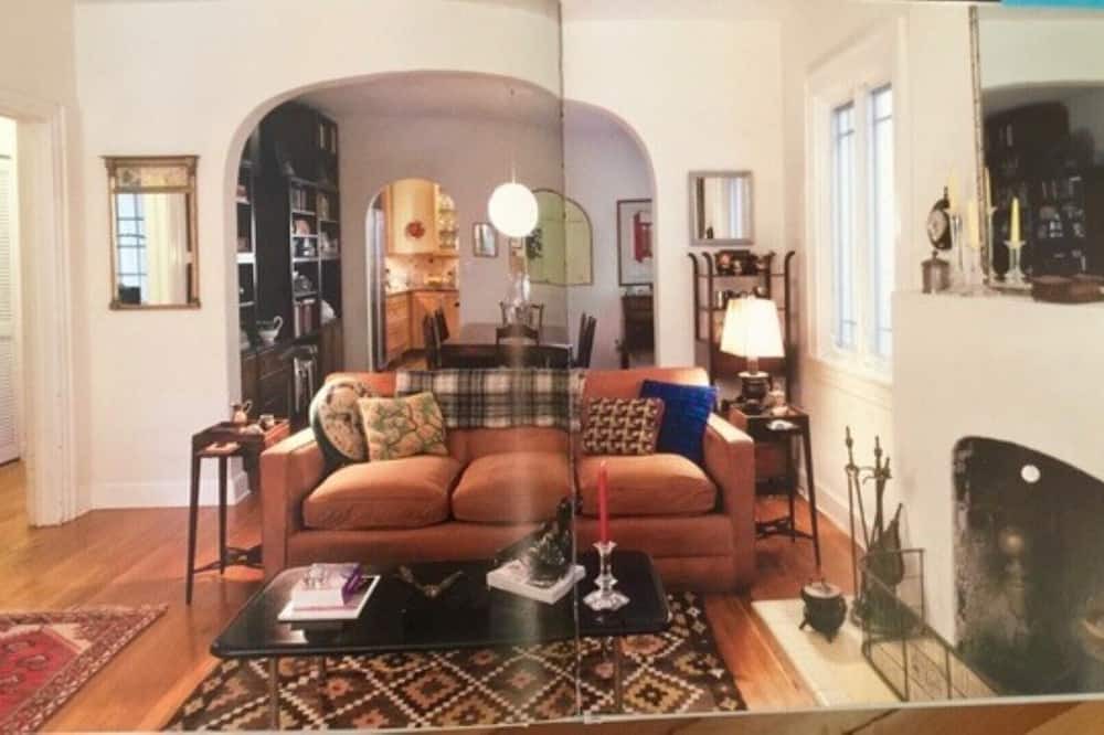 Photo of Bedroom in Northeast Coconut Grove