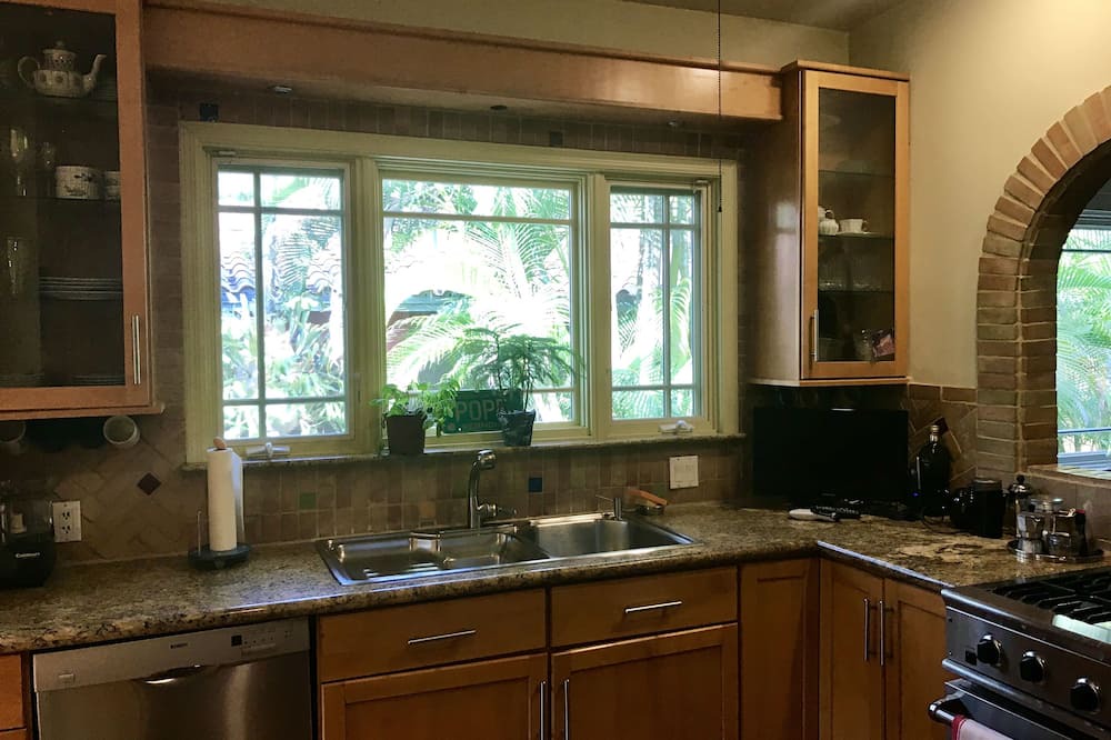 Photo of Kitchen in Northeast Coconut Grove