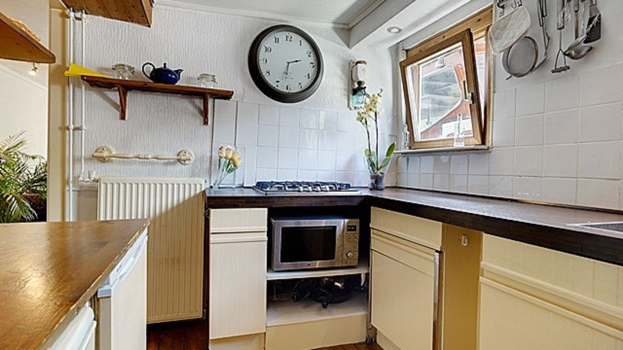 Photo of Kitchen in Staatsliedenbuurt