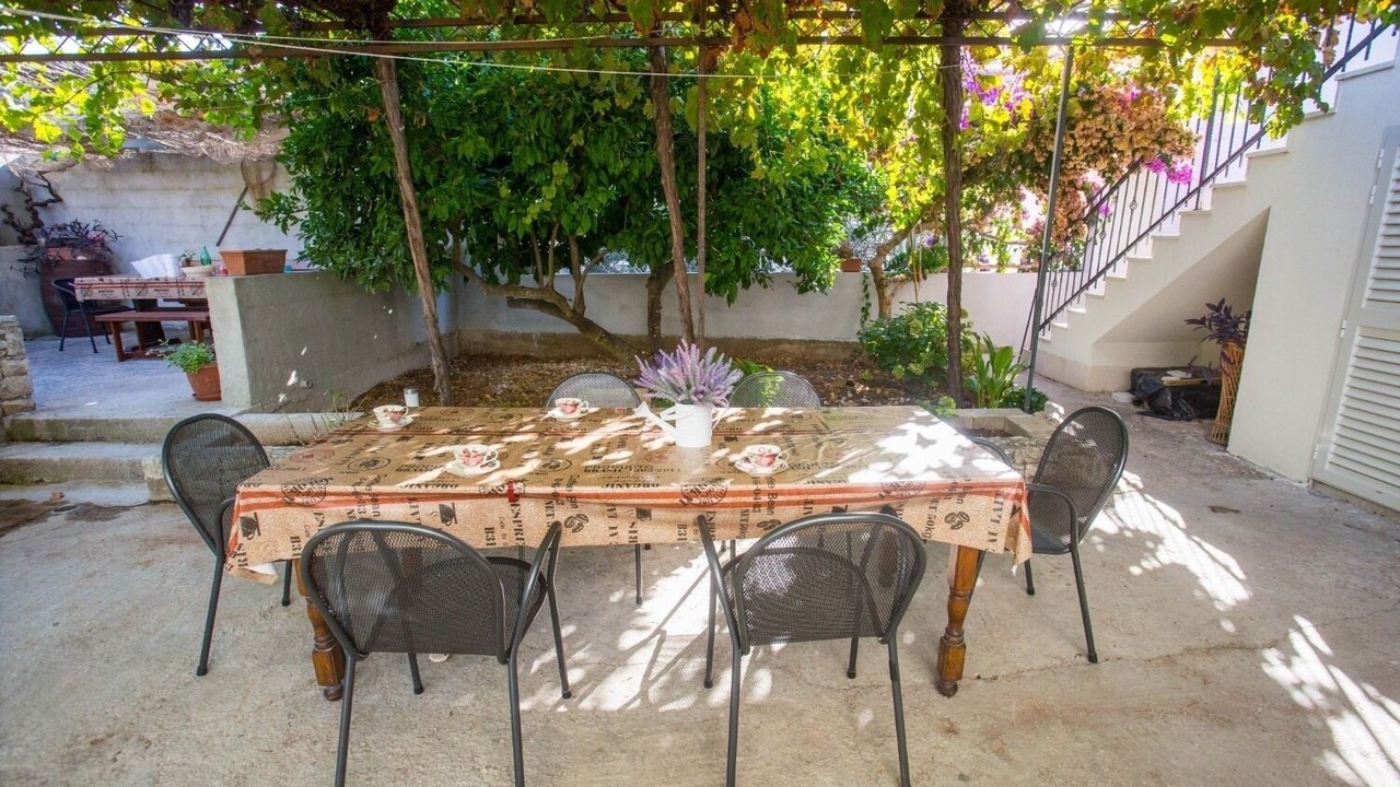 Photo of Outdoor in Sutivan